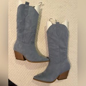 Slouchy cowboy boots